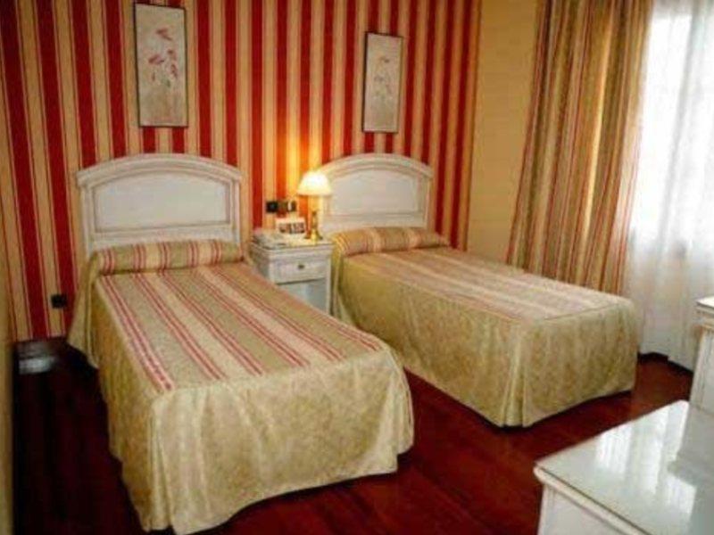 Hotel Conde Ansurez By Almia 4*